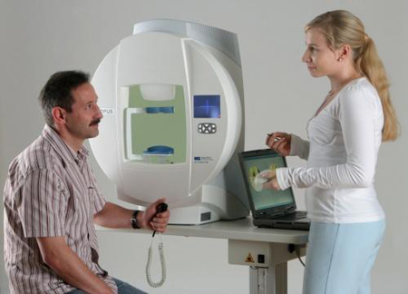 Haag Streit Perimetry OCTOPUS 900 Explanation to Patient