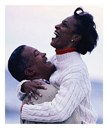 What are the risks of cataract surgery?